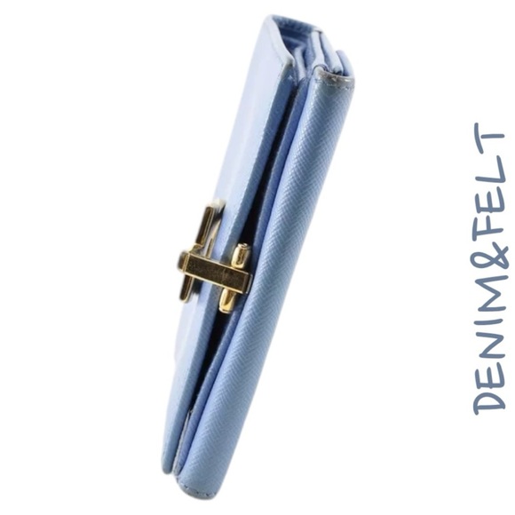 💙🩵Salvatore Ferragamo Light Blue Leather Gancini Bi-Fold Compact Wallet 💙🩵 - Picture 3 of 11